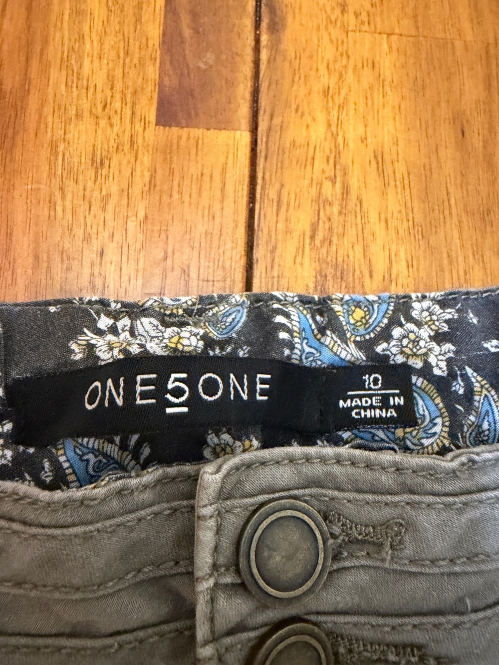one 5 one Gray Utility Patch-Pocket Shorts - Picture 3 of 6